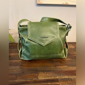 Matt & Nat Bag - like new condition